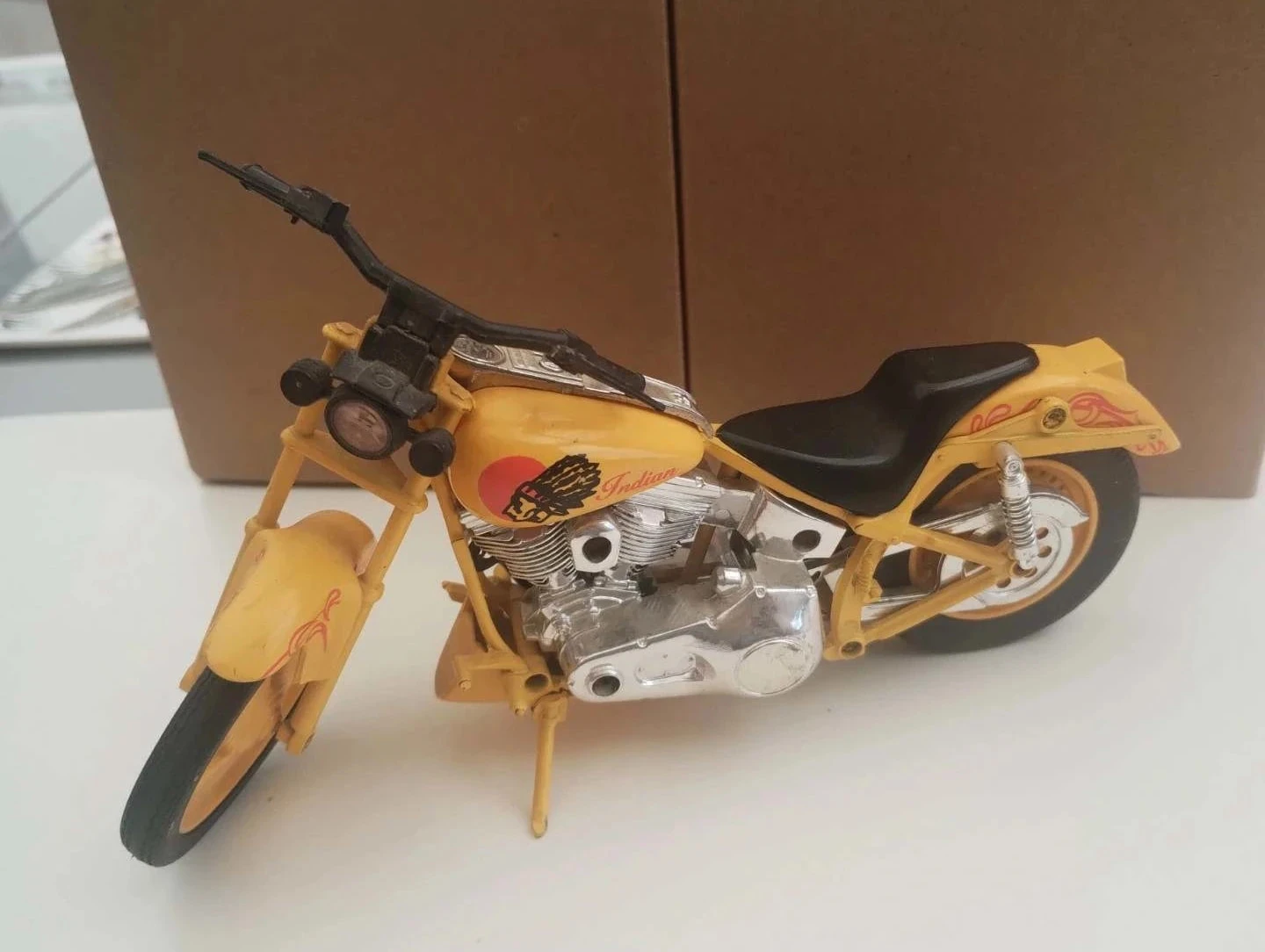 Moto de collection, indian ,sur béquille
